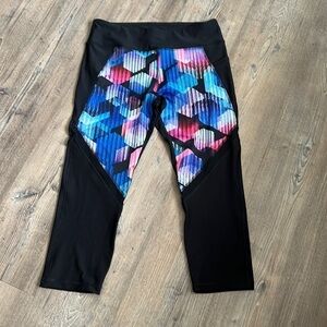 GTX by Gottex Women’s Activewear Leggings 3d Square Print Blue Purple Pink Blk L